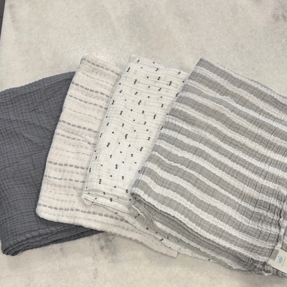 Swaddle Blankets (4)
